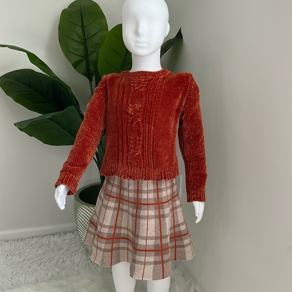 Tommy Bahama Girls Cozy sweater w/ a matching Skirt.